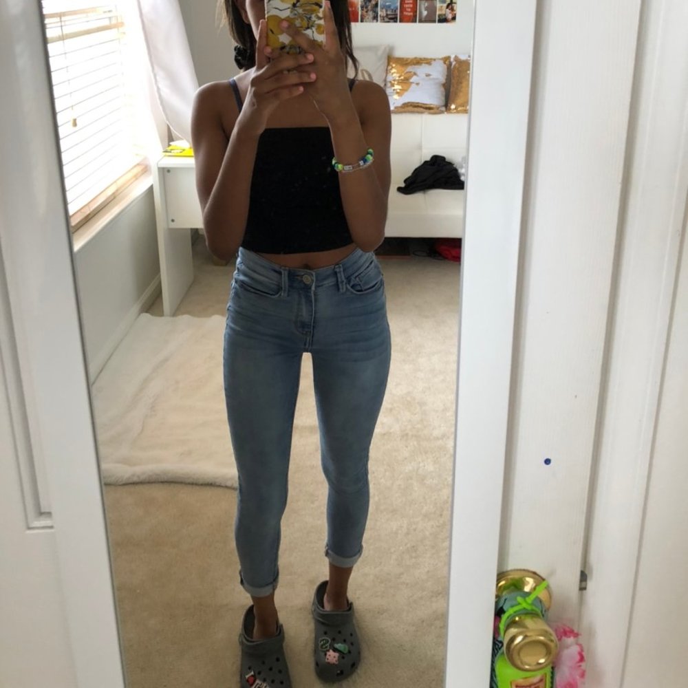 MUDD High-Rise Ankle Jeans